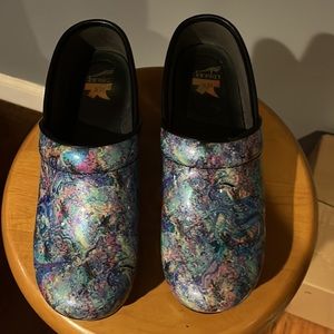 Dansko XP size 39
